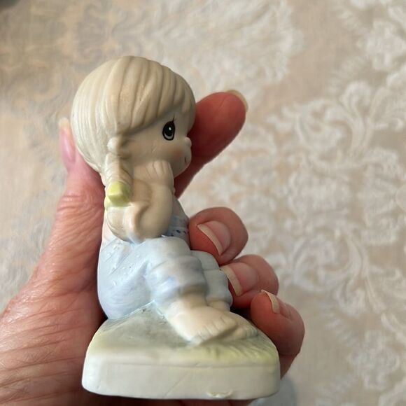 Vintage Boy & Girl porcelain sitting figurines EVC no chips cracks or fading - Picture 10 of 16